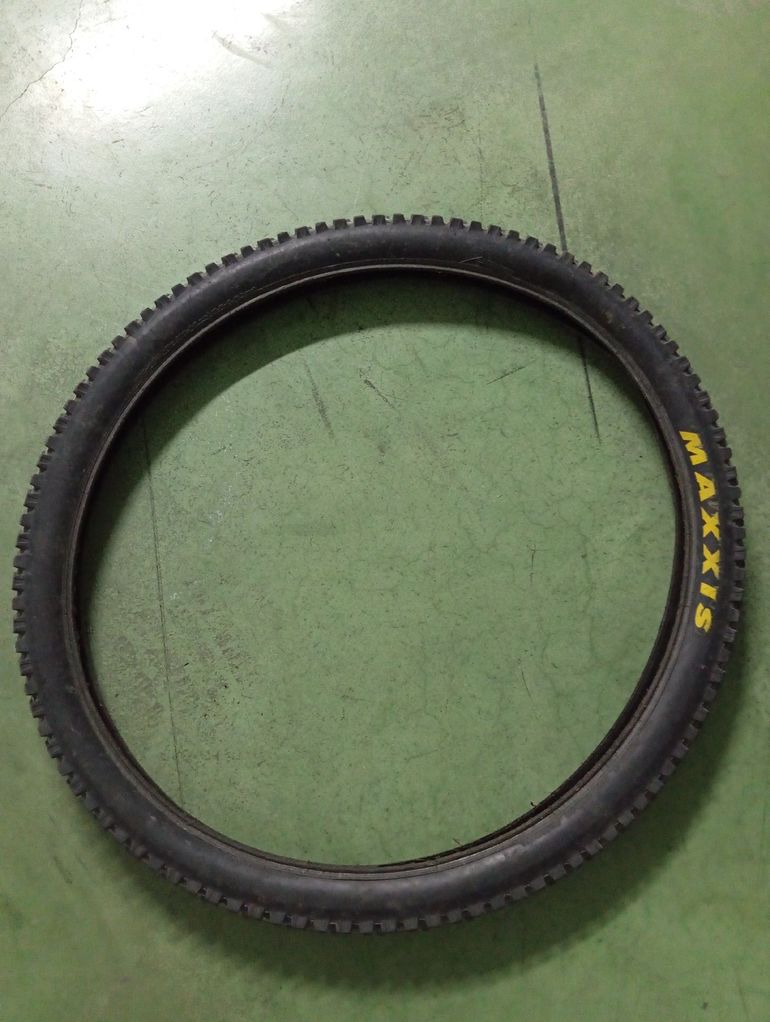 Used Maxxis High Roller II 27.5 x 2.40 bike — image 2 of 3