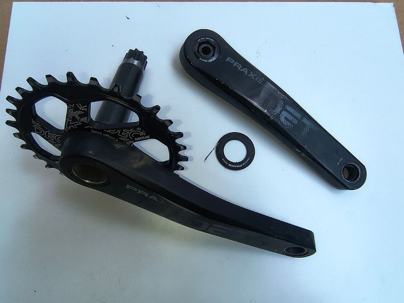 Praxis Works Cadet M24 Crankset 30T Narrow-Wide 3mm Offset 2022 Drivetrain & Pedals de segunda mano