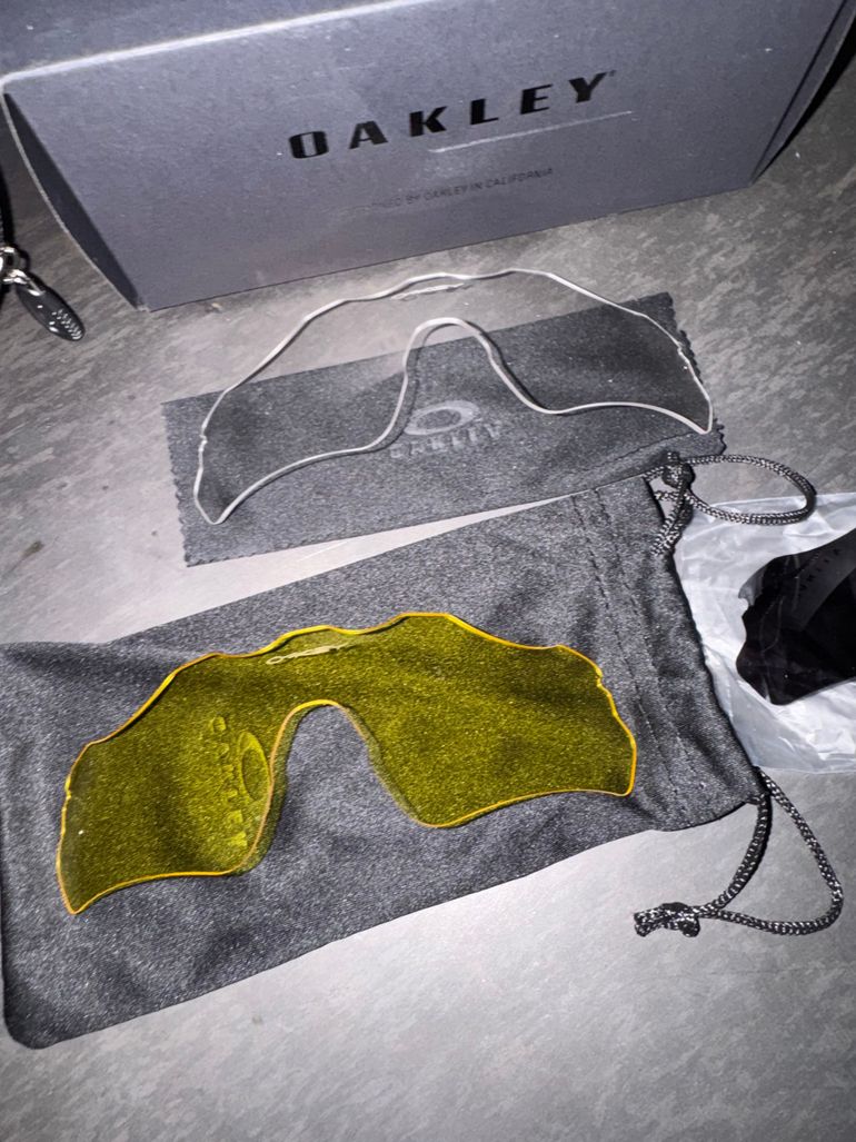 Used Oakley EV Radar Sunglasses Schwarz Wechselgläser bike — image 9 of 9
