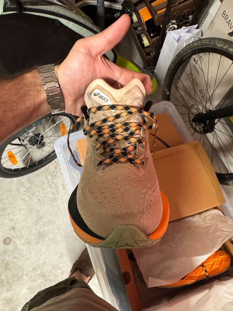 Used Asics Novablast 4 TR 2024 bike — image 3 of 6