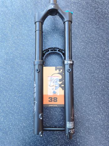 Used Fox 38 Performance 180mm 29" 2026 bike — image 2 of 6