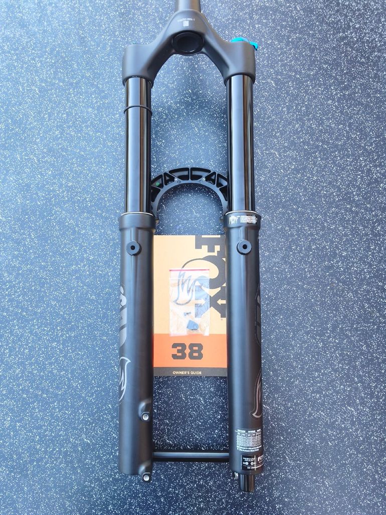Used Fox 38 Performance 180mm 29" 2026 bike — image 2 of 6