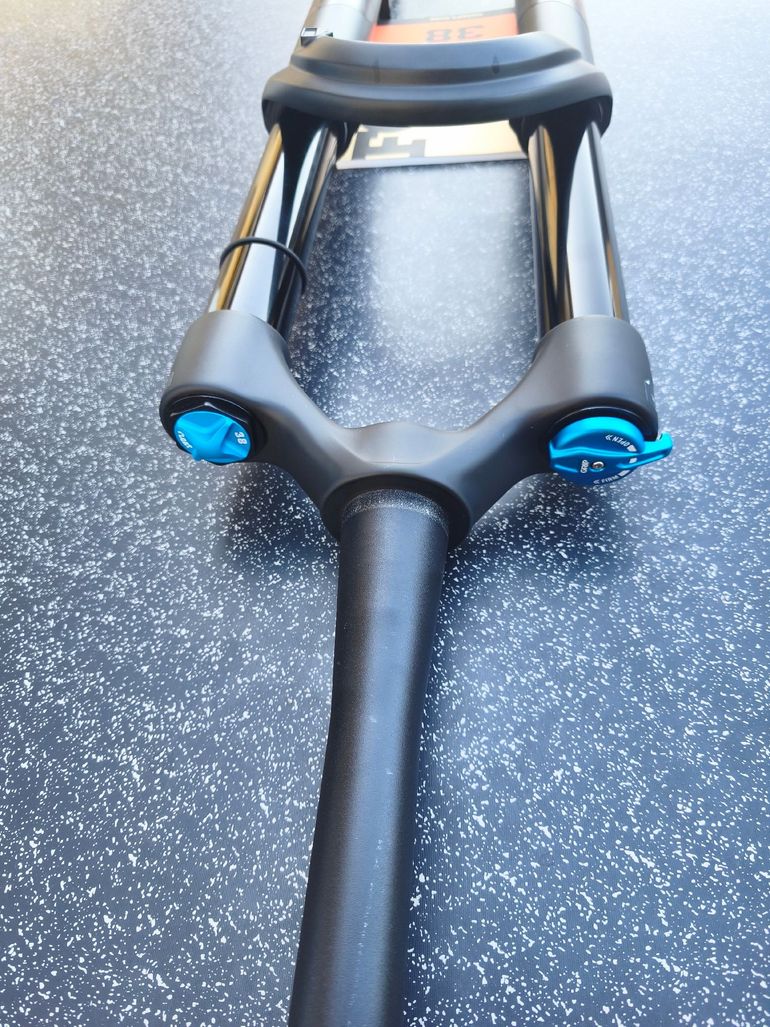 Used Fox 38 Performance 180mm 29" 2026 bike — image 7 of 10