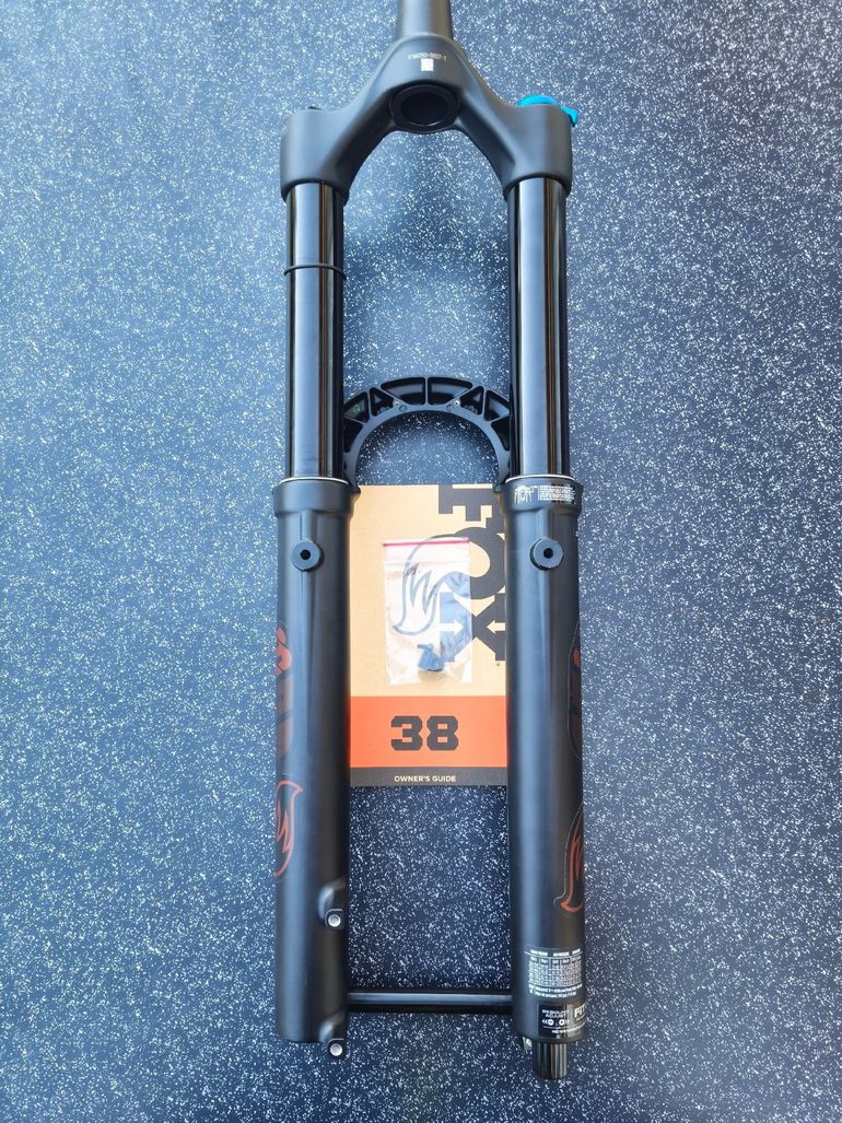 Used Fox 38 Performance 180mm 29" 2026 bike — image 2 of 10