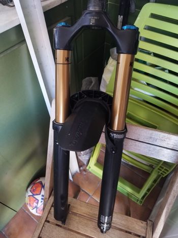 Used Fox 38 Kashima GRIP X2 2025 bike — image 2 of 8