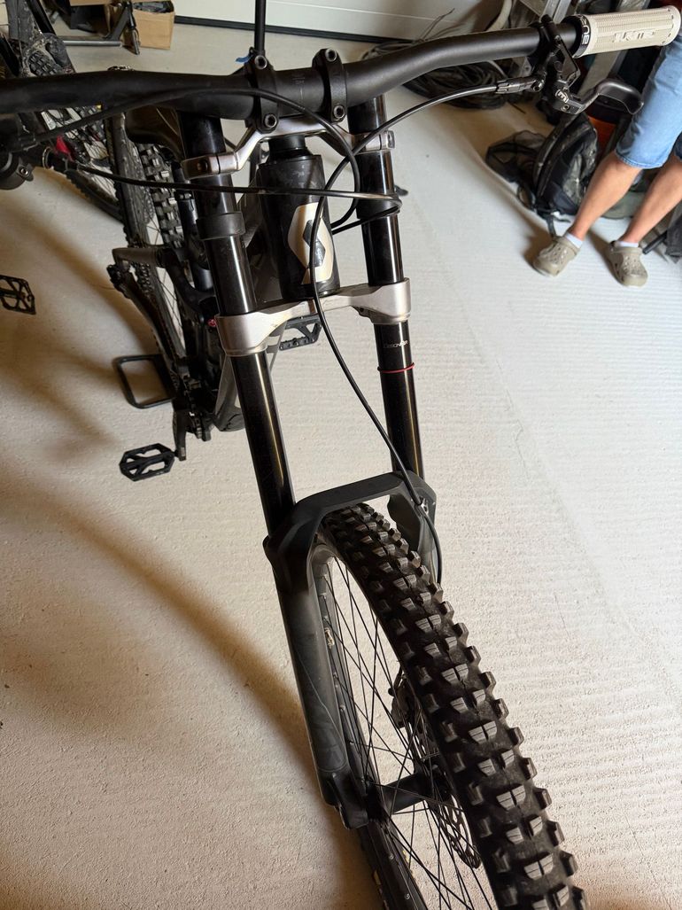 Used RockShox Boxxer Fork bike — image 1 of 5