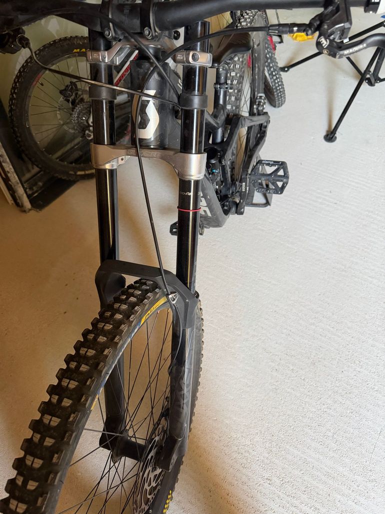 Used RockShox Boxxer Fork bike — image 2 of 5