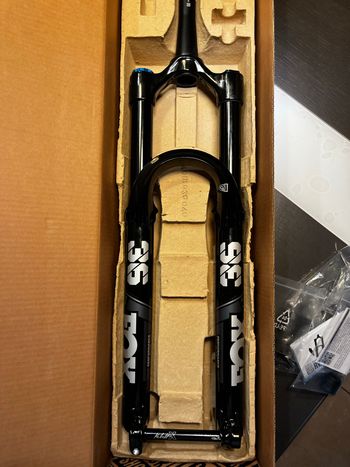 Used Fox 36 Elite Grip X2 160mm 2025 bike