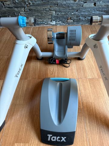 Tweedehands Tacx Flow Smart Trainer bike — afbeelding 3 van 3