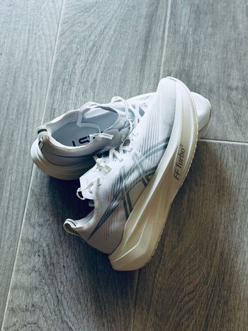 Used Asics Megablast White 2025 bike — image 4 of 6