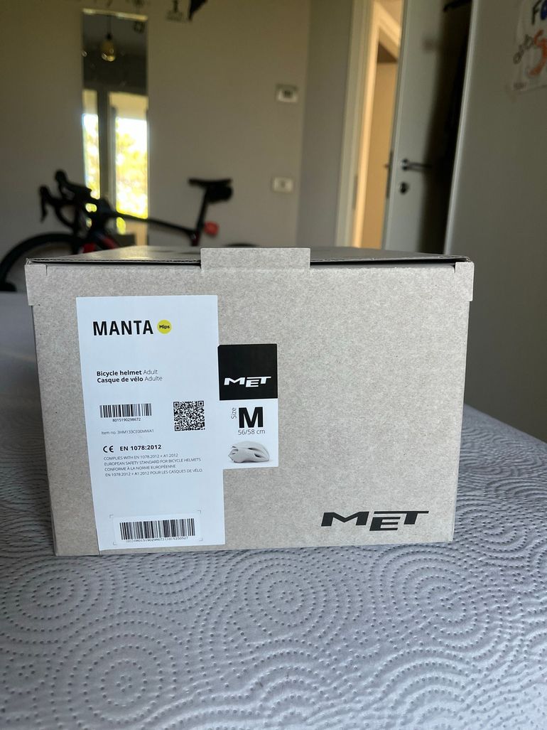 Used MET Manta MIPS Absolute White bike — image 8 of 9