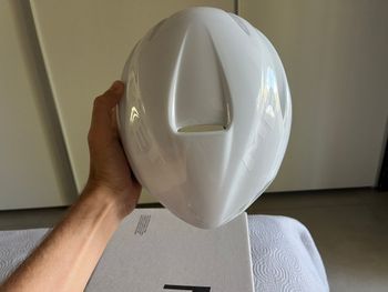 Used MET Manta MIPS Absolute White bike — image 5 of 9