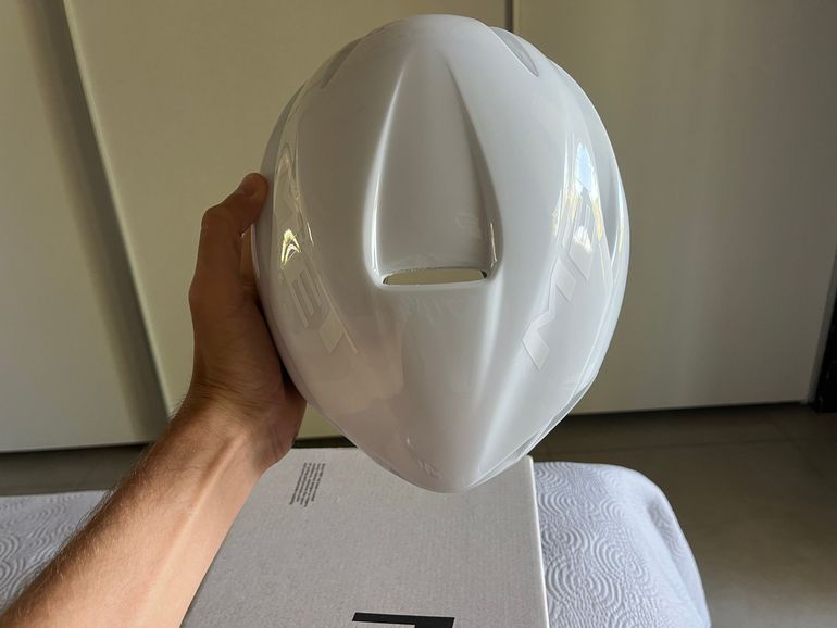 Used MET Manta MIPS Absolute White bike — image 5 of 9