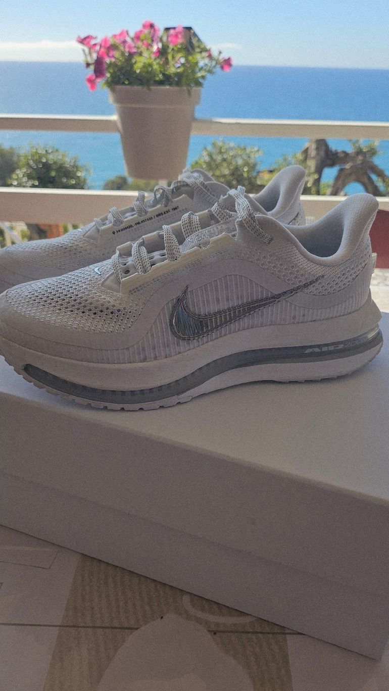 Used Nike pegasus premium 2025 bike — image 1 of 6