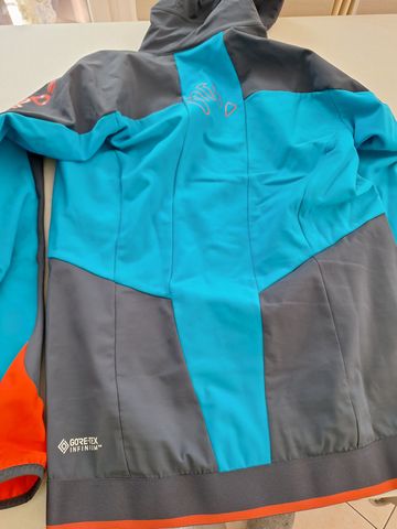 Brugt Karpos gore tex infinitum Giacca bike — billede 2 af 2