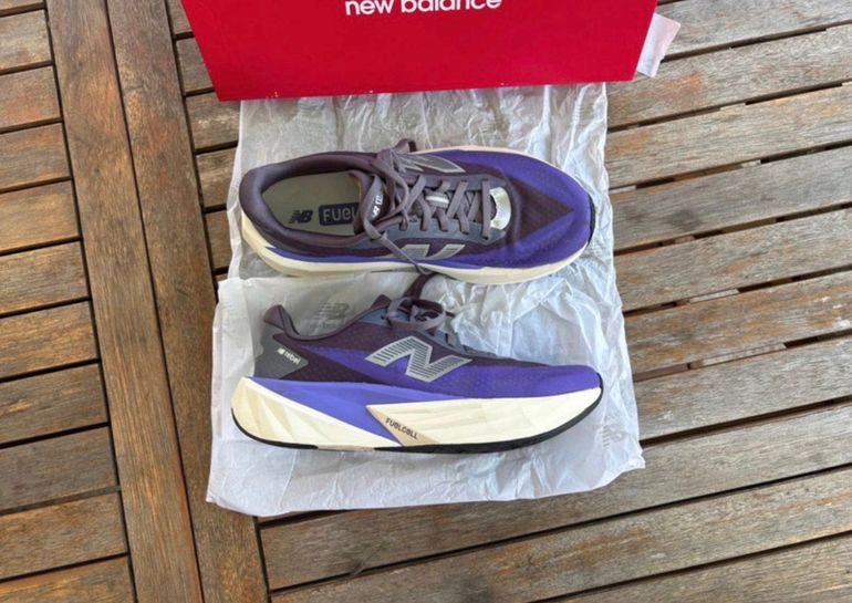 Used New Balance fuelcell v5 2026 bike — image 3 of 4