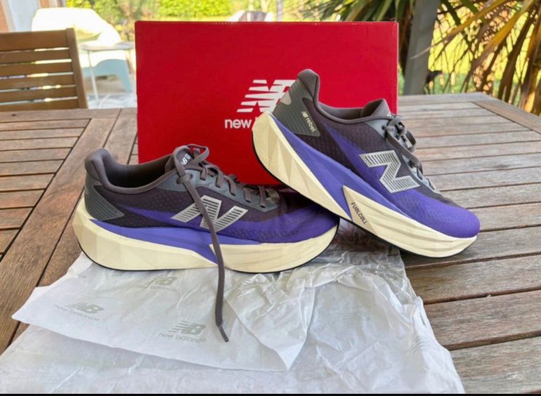 Used New Balance fuelcell v5 2026 bike — image 4 of 4
