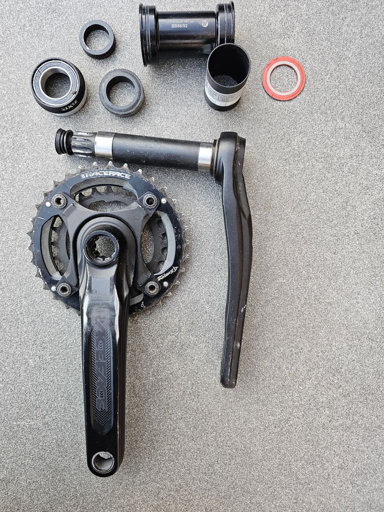 Used Race Face Aeffect Crankset 34/24t 11-speed bike — image 1 of 7