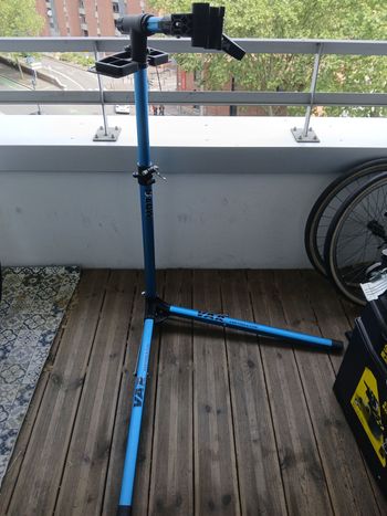 Used Autre PR-84000 Repair Stand bike