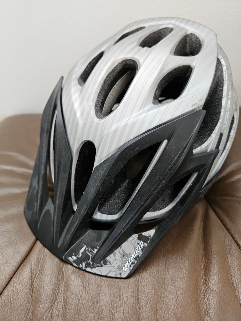 Used Specialized Loma MIPS Helmet bike — image 3 of 6
