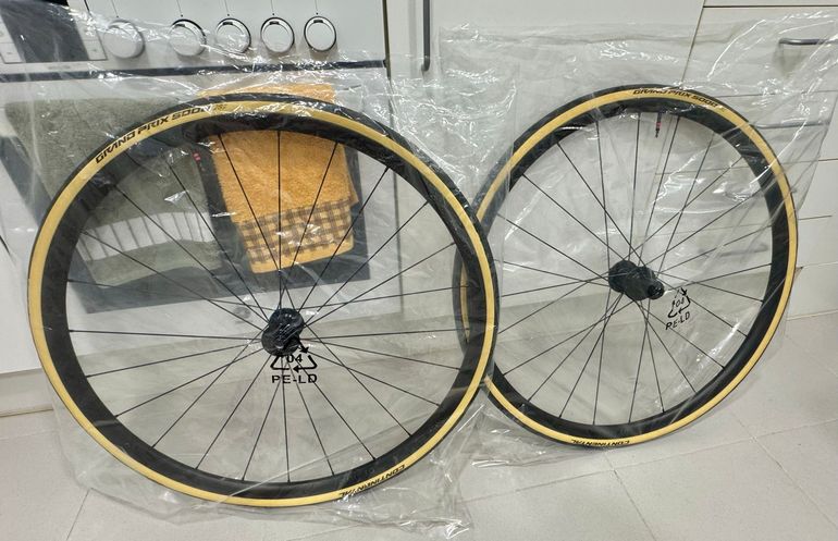 Used Dt Swiss R 470 700C 23 mm DB VI bike — image 1 of 9