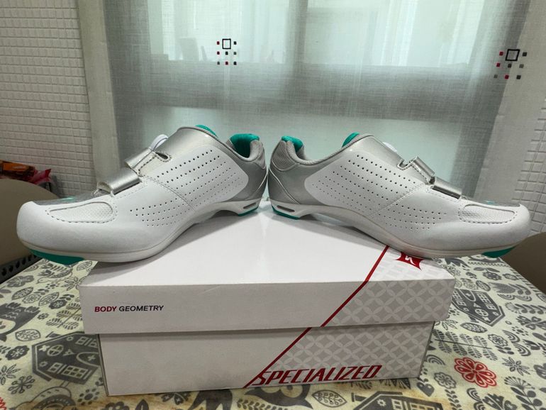 Used Specialezed Zapatillas Road bike — image 1 of 8