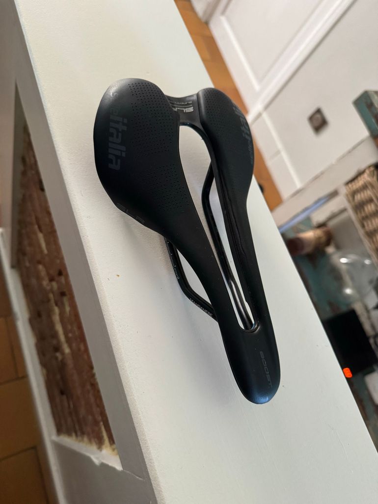 Used Selle Italia Selle vélo route largeur 14 cm 2025 bike — image 2 of 3