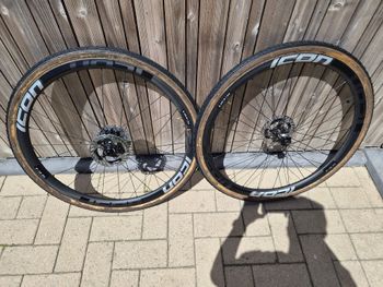 Used Dt Swiss IC5.0 Disc - 240 Tubeless ready 2024 bike — image 4 of 4