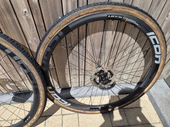 Used Dt Swiss IC5.0 Disc - 240 Tubeless ready 2024 bike — image 3 of 4