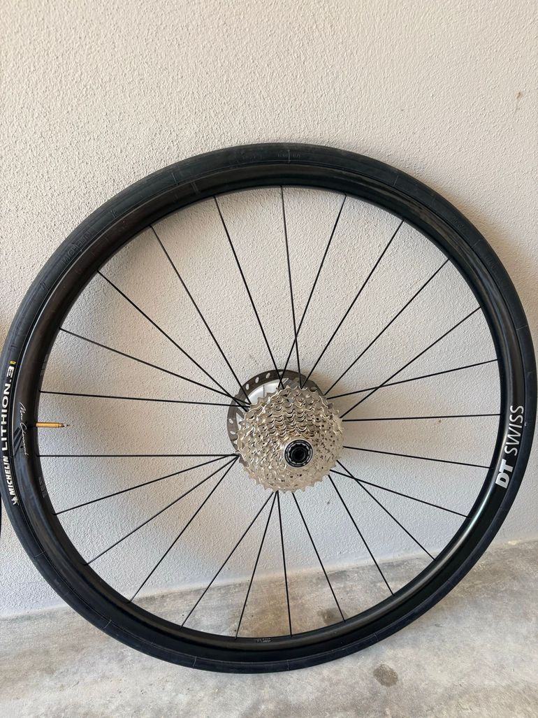 Used Dt Swiss PRC 1100 DICUT Mon Chasseral DB24 bike — image 3 of 7