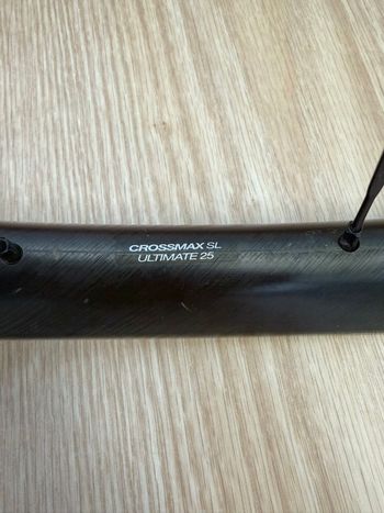 Used Mavic Crossmax Ultimate SL 25mm Carbon 2024 bike — image 4 of 7
