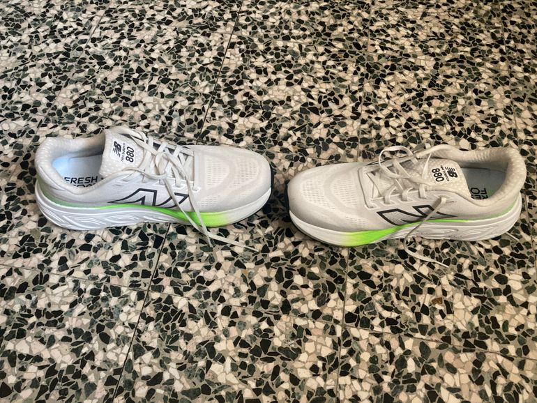 Used New Balance 880 v15 2025 bike — image 2 of 4