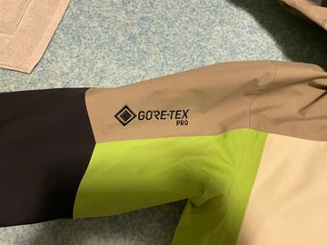 Gebrauchtes Peak Performance Veste de ski Gore Tex Pro 2026 bike — Bild 2 von 5