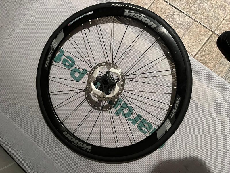 Używany Vision Team 35 Disc Wheelset bike — zdjęcie 3 z 3
