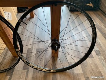 Used Race Face Turbine R 30 bike — image 2 of 5