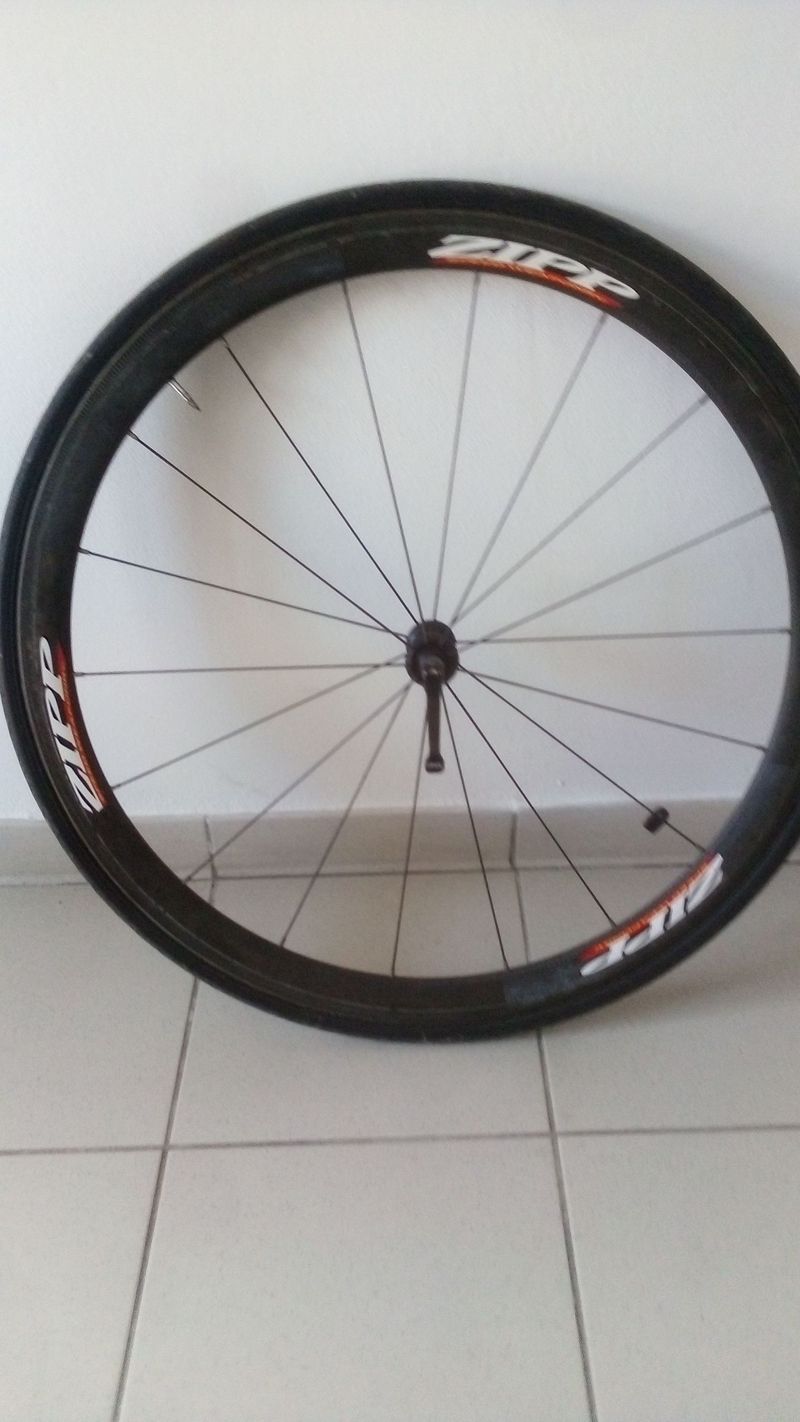 Zipp Ruote Carbonio bike usato — immagine 1 di 3