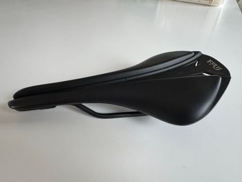 Used Fizik Antares R5 Versus Evo Saddle 2024 bike — image 2 of 7