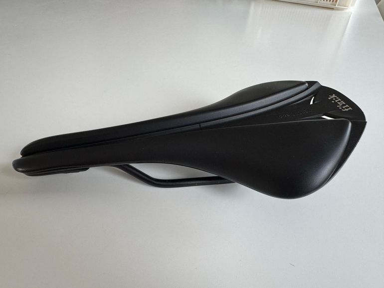 Used Fizik Antares R5 Versus Evo Saddle 2024 bike — image 2 of 7