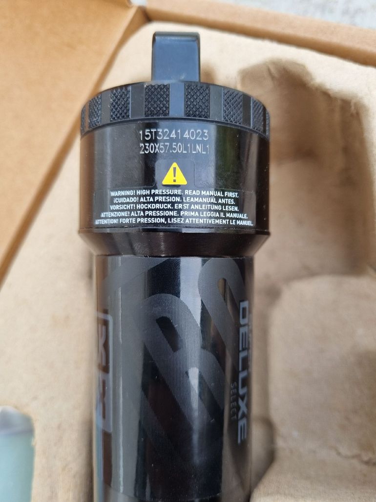 Used RockShox Super Deluxe Select 2024 bike — image 5 of 5