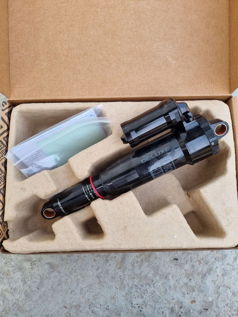 Used RockShox Super Deluxe Select 2024 bike — image 2 of 5