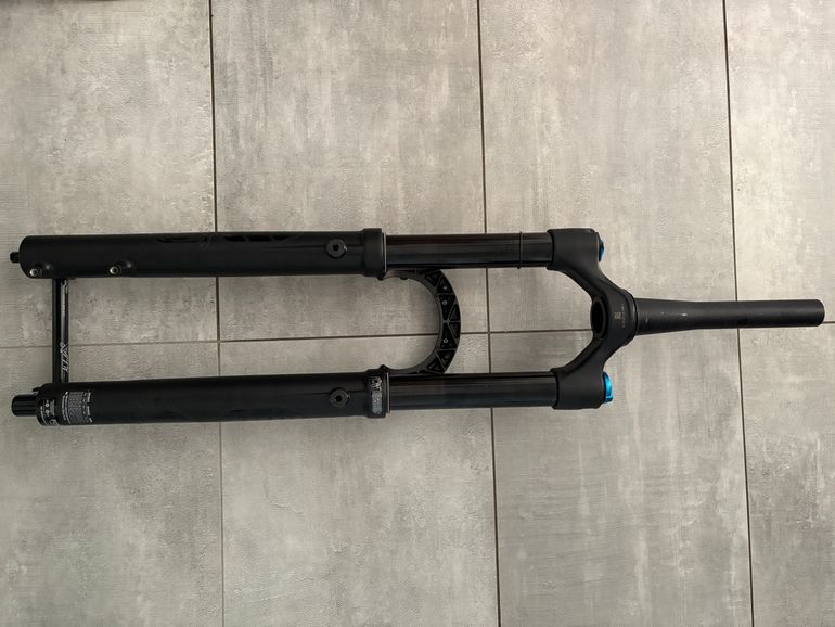 Used Fox 36 Fork 2025 bike — image 2 of 4
