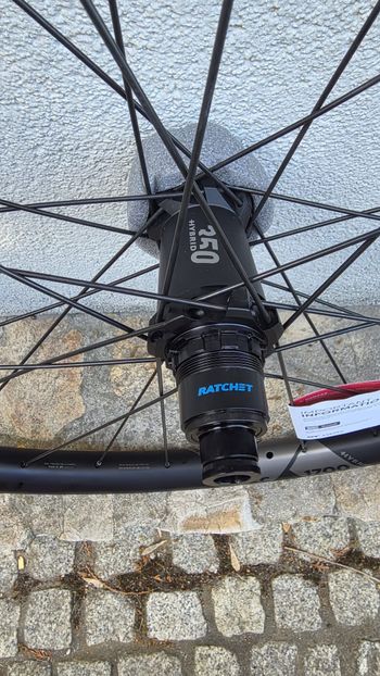 Used Dt Swiss HXC 1700 HYBRID 2026 bike — image 4 of 10
