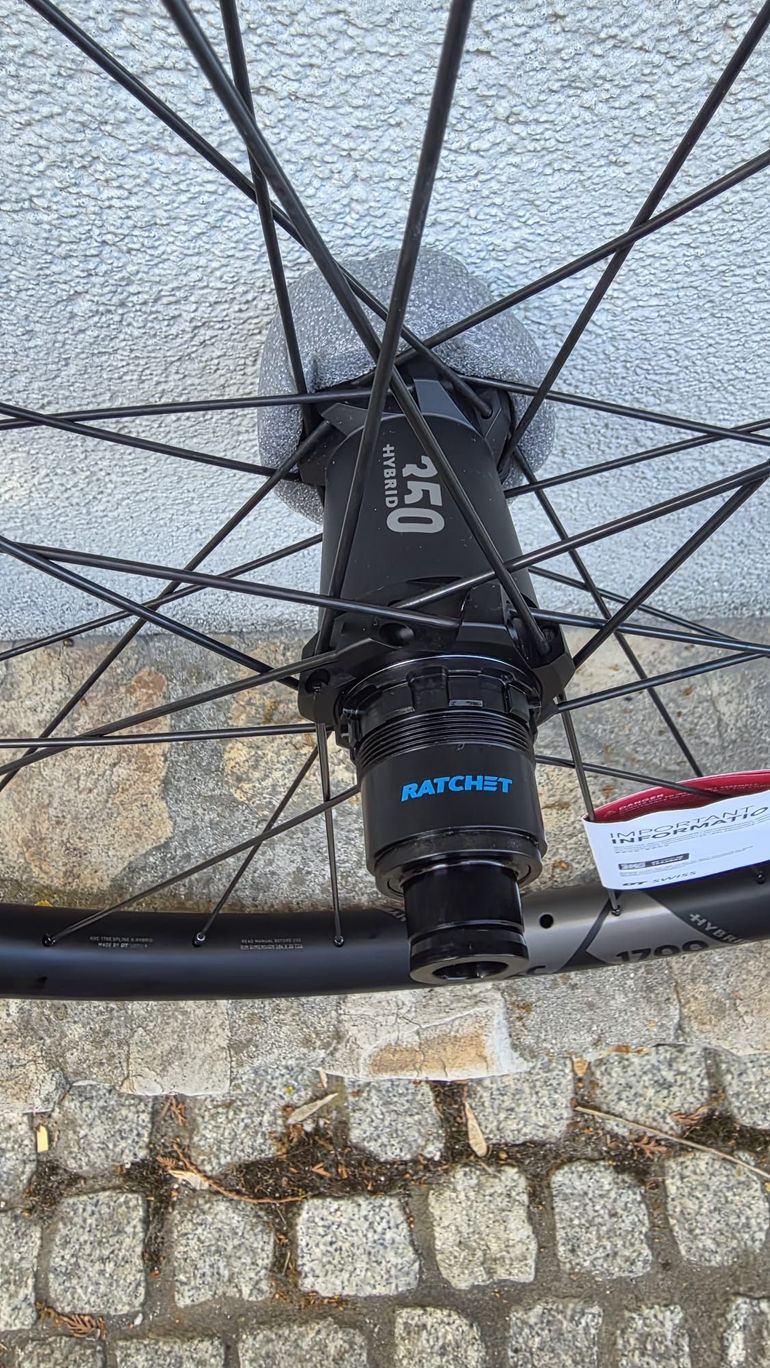 Used Dt Swiss HXC 1700 HYBRID 2026 bike — image 4 of 10