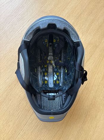 Used Scott Split MIPS Helmet 2025 bike — image 3 of 7