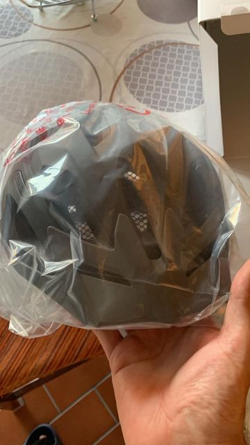 Used Limar Berg-Em Helmet 2025 bike — image 3 of 6