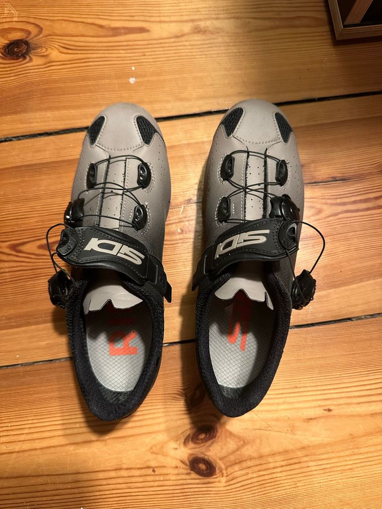Used Sidi Genius 10 2025 bike — image 2 of 3