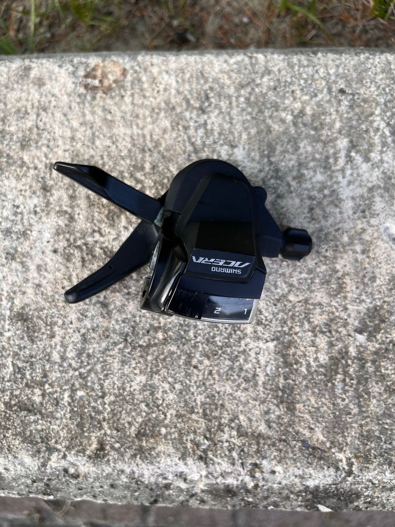 Used Shimano Acera 2s bike — image 3 of 9