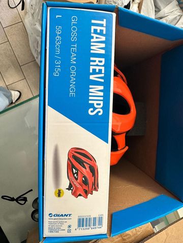 Used Giant Casco Helmet 2022 bike — image 2 of 2