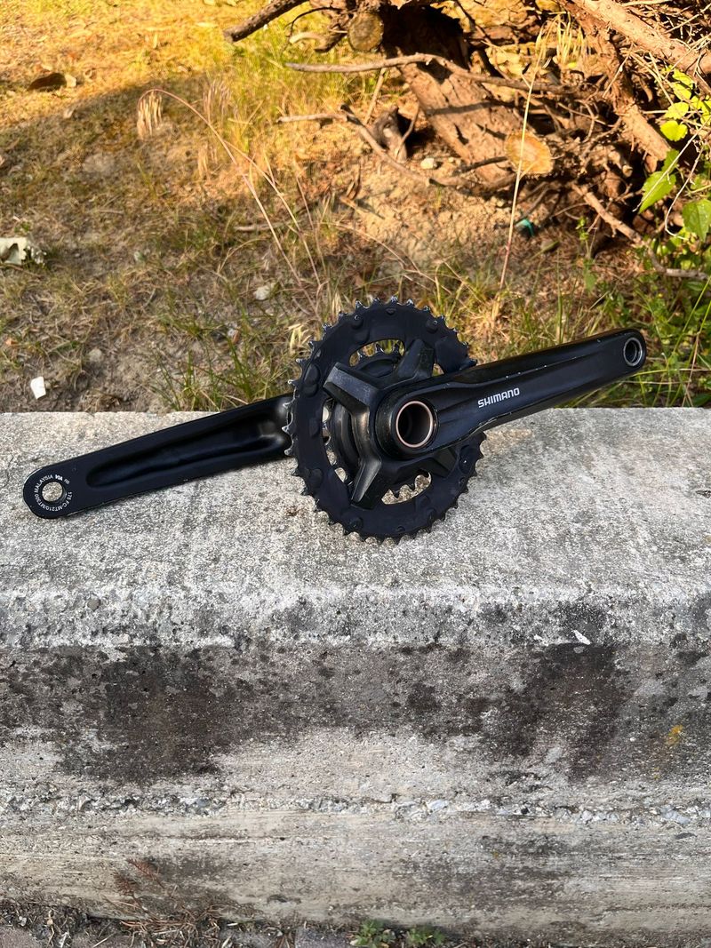 Used Shimano MT 210 Drivetrain & Pedals