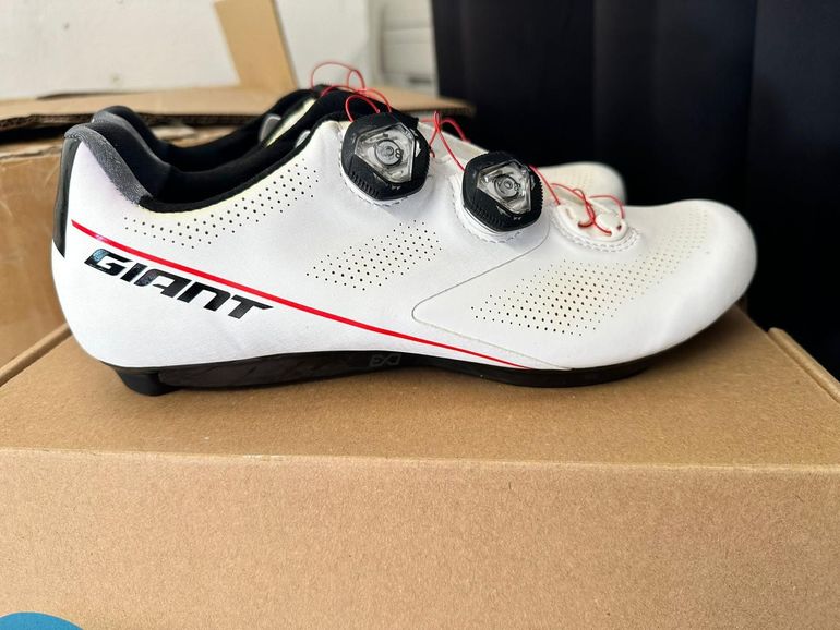 Used Giant Surge Pro Road Cycling Shoes bike — image 2 of 2